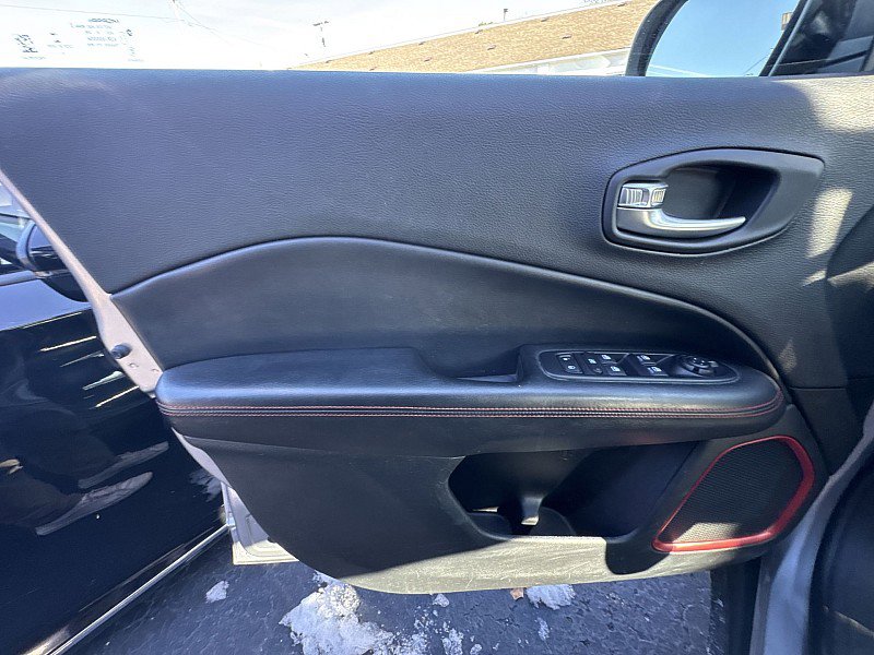 Used 2019 Jeep Compass Trailhawk image 18