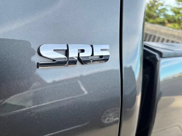 Used 2018 Toyota Tacoma SR5 AWD/4WD image 7