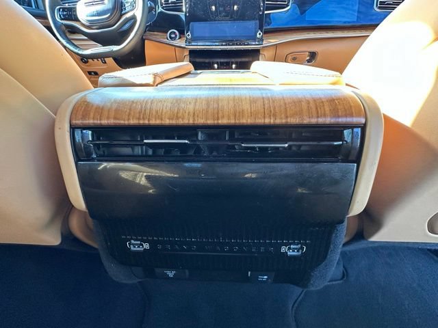 Used 2024 Jeep Grand Wagoneer Series III AWD/4WD image 34