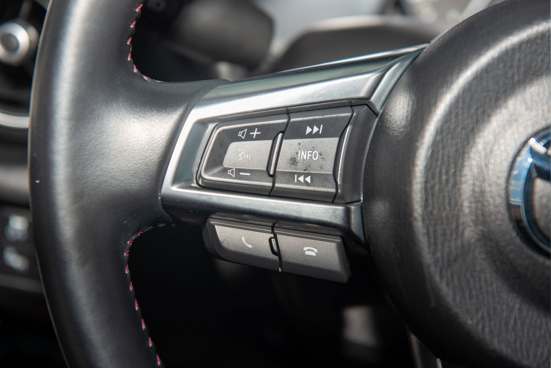 Used 2018 MAZDA MX-5 Miata RF Grand Touring image 13