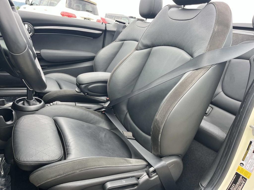 Used 2022 MINI Cooper John Cooper Works FWD image 19