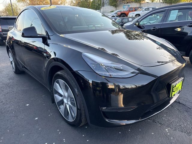 Used 2023 Tesla Model Y Long Range AWD/4WD image 2