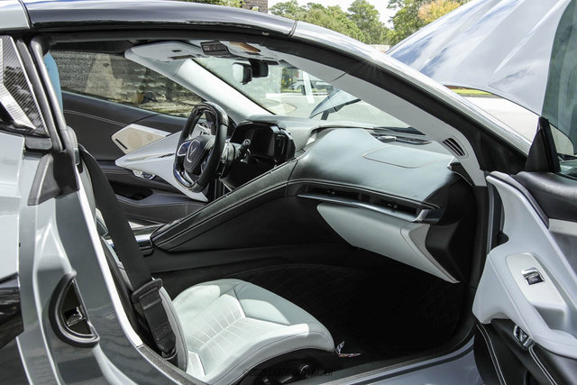 Used 2025 Chevrolet Corvette Stingray Premium Cpe w/ Z51 Performance Package RWD image 30