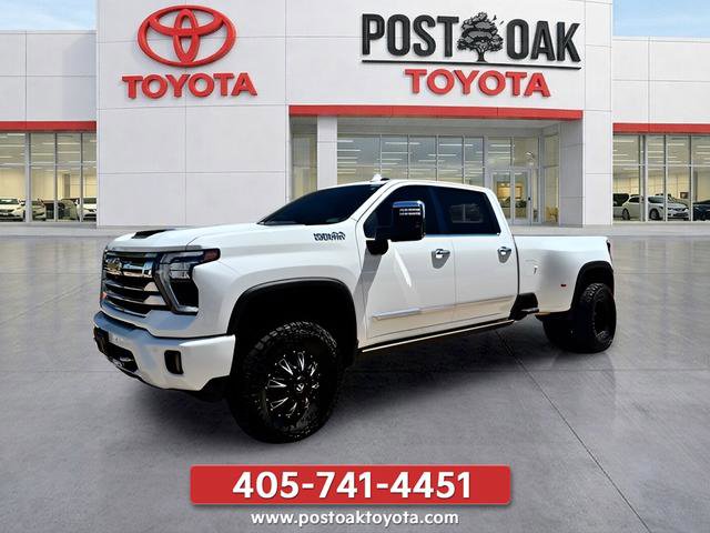 Used 2024 Chevrolet Silverado 3500 High Country w/ High Country Premium Package AWD/4WD image 4