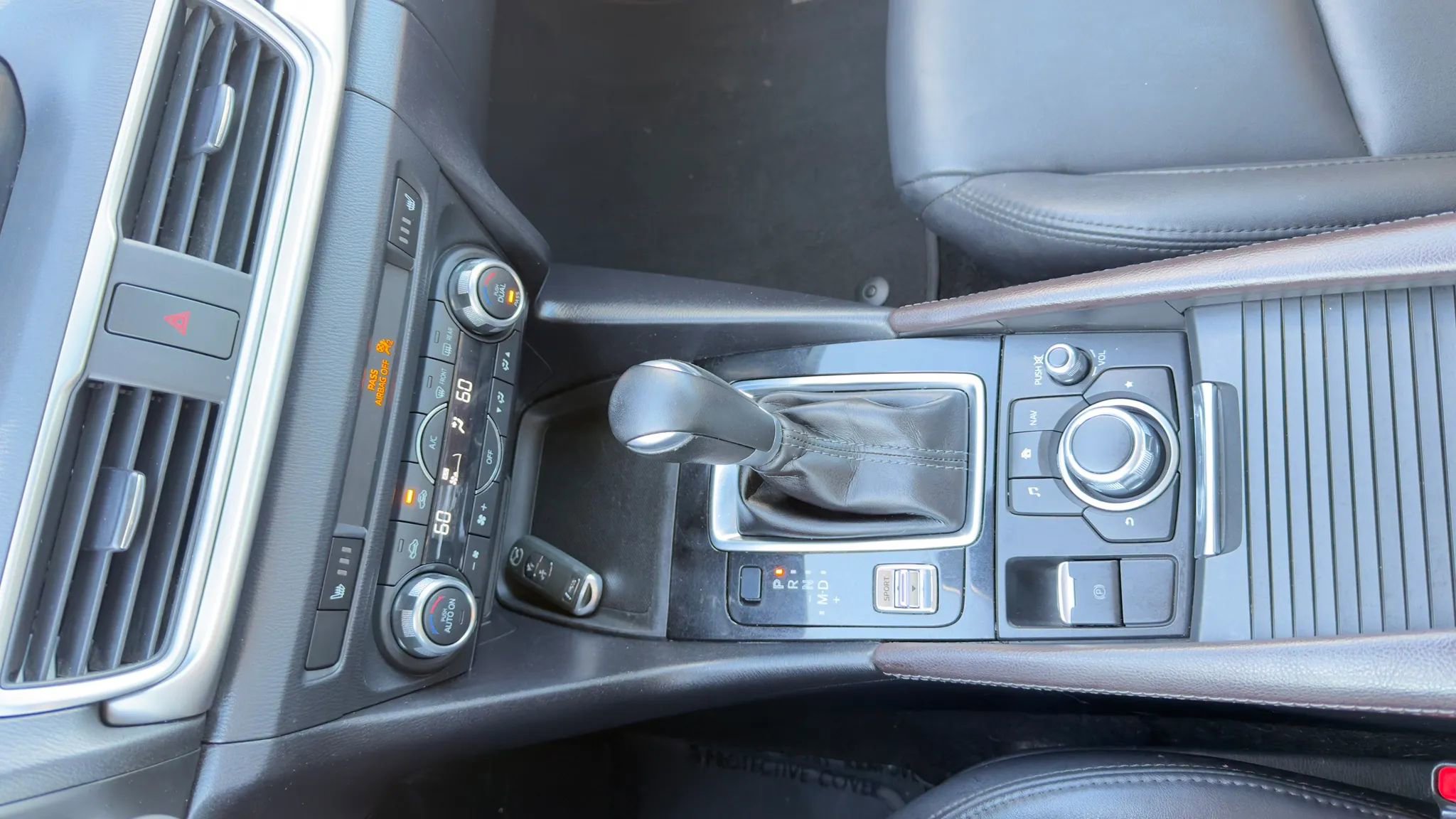 Used 2018 MAZDA MAZDA3 Touring FWD image 17
