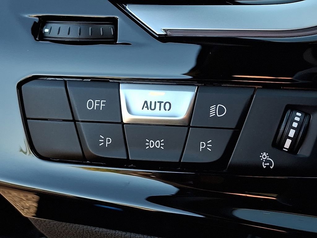 Used 2025 BMW Z4 M40i w/ Edition image 23