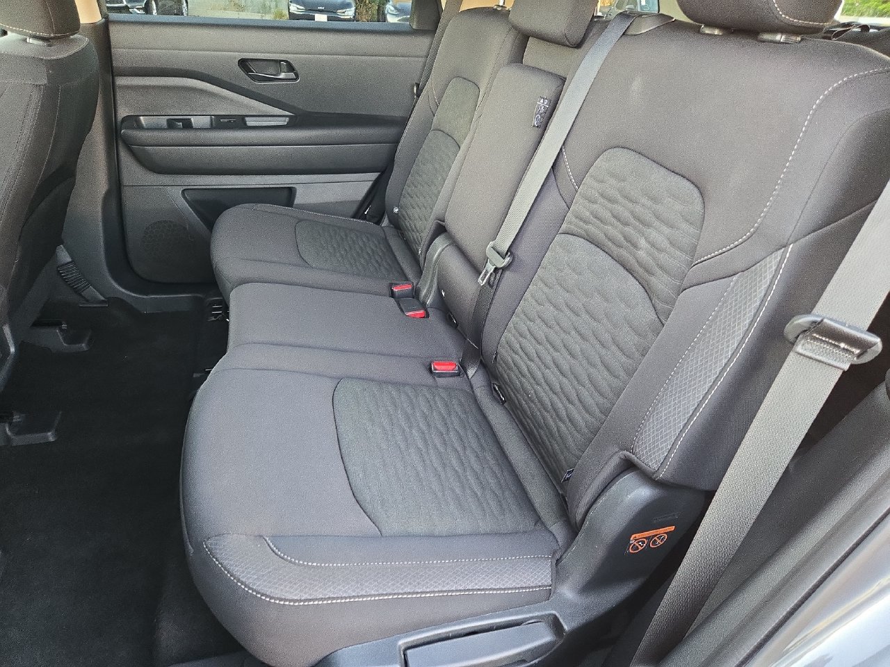 Certified 2025 Nissan Pathfinder SV FWD image 14