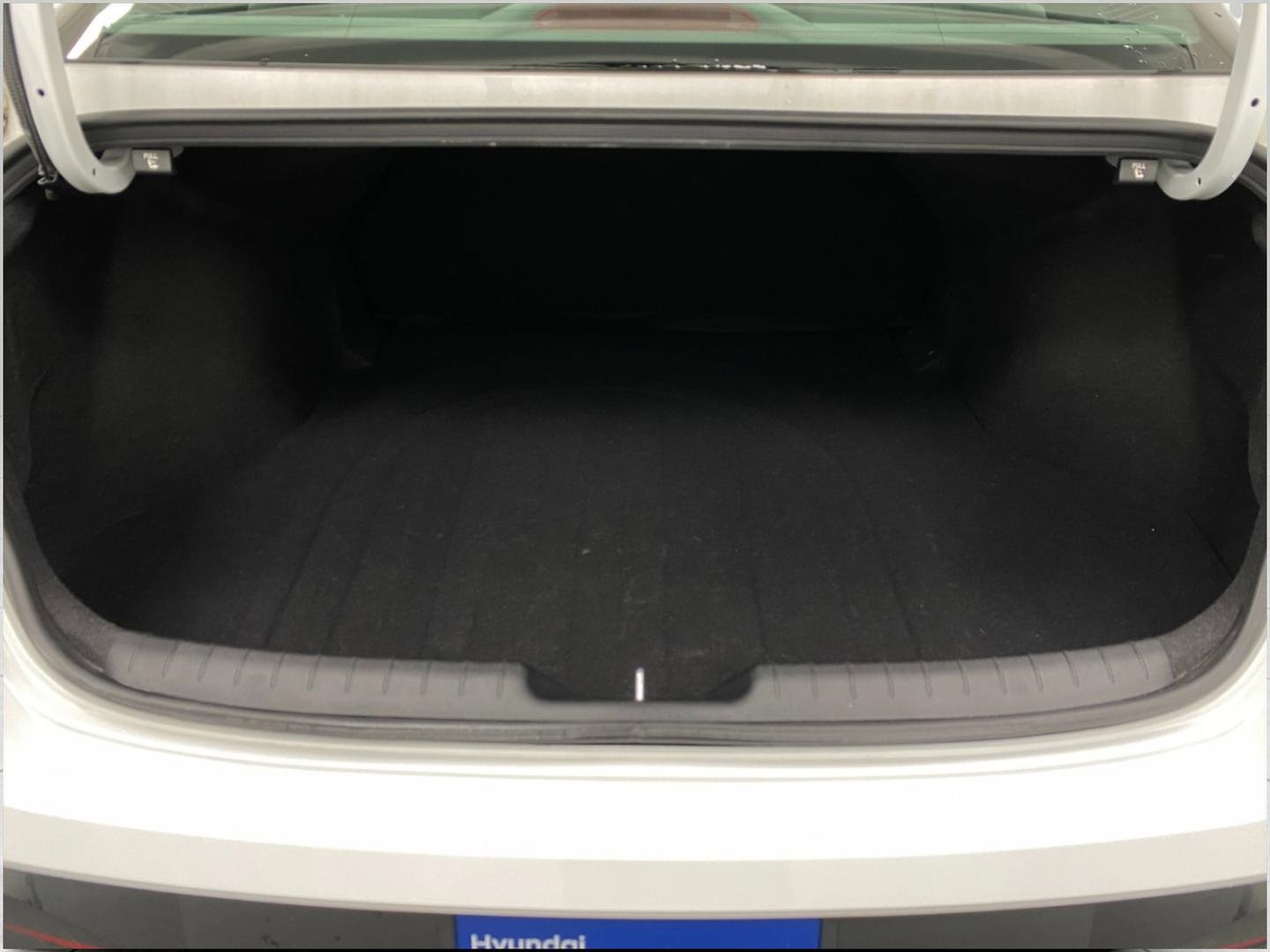 Certified 2024 Hyundai Elantra SEL FWD image 5