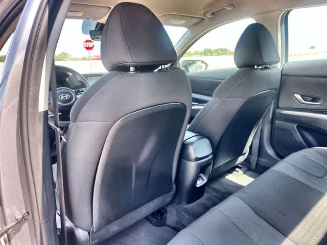 Used 2026 Hyundai Elantra SE FWD image 13