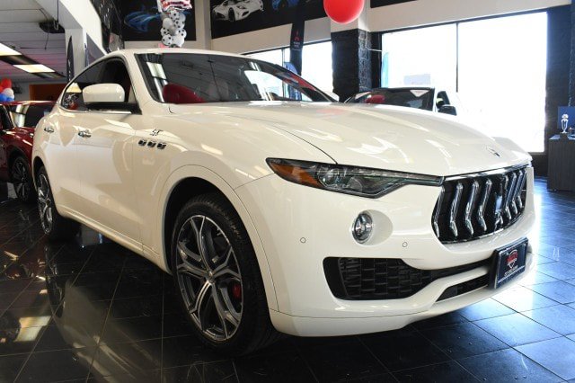 Used 2023 Maserati Levante GT AWD/4WD image 3
