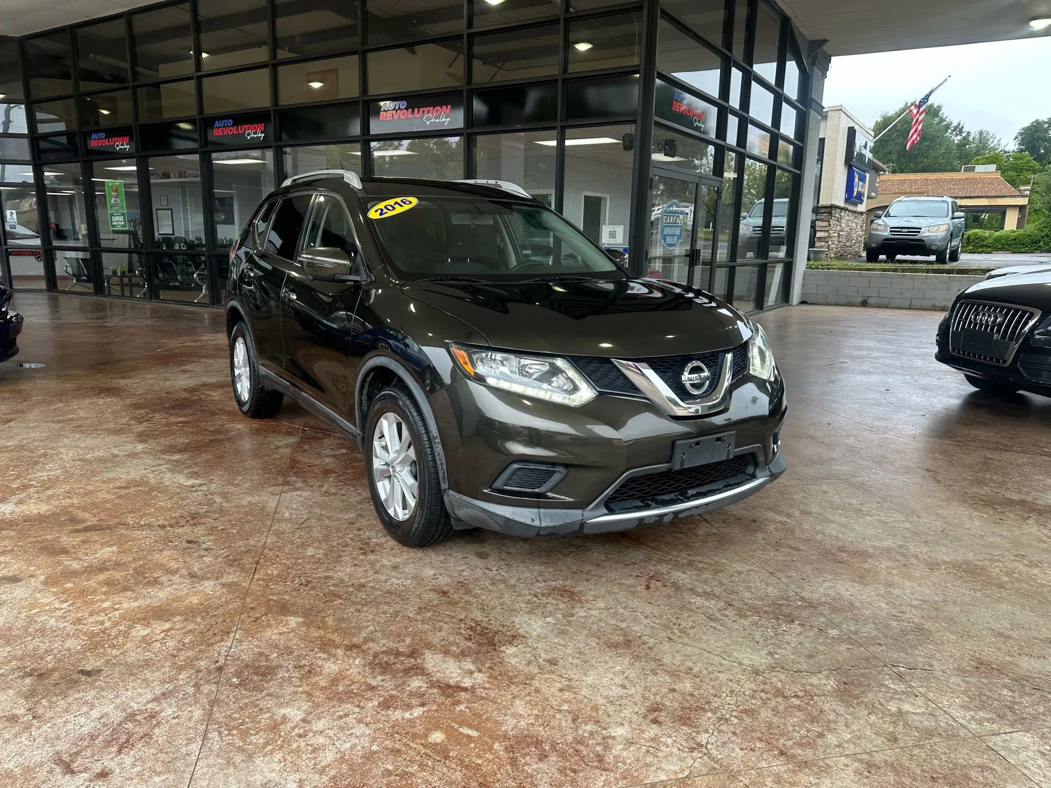 Used 2016 Nissan Rogue SV w/ SV Premium Package