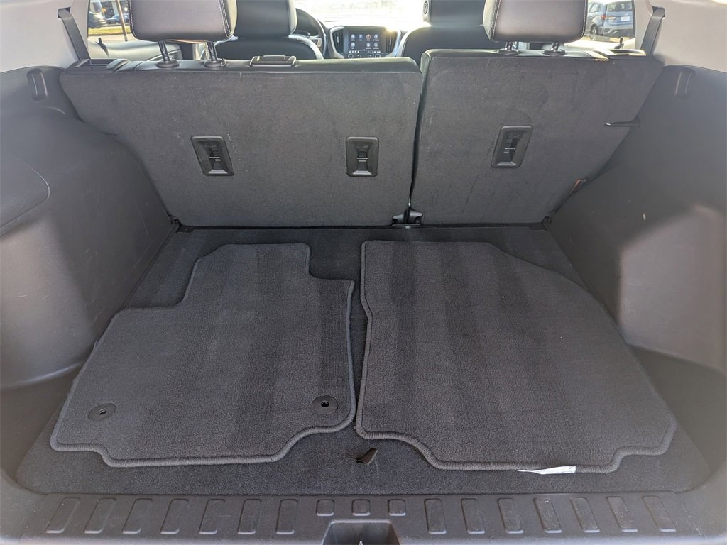 Used 2024 GMC Terrain SLT image 28
