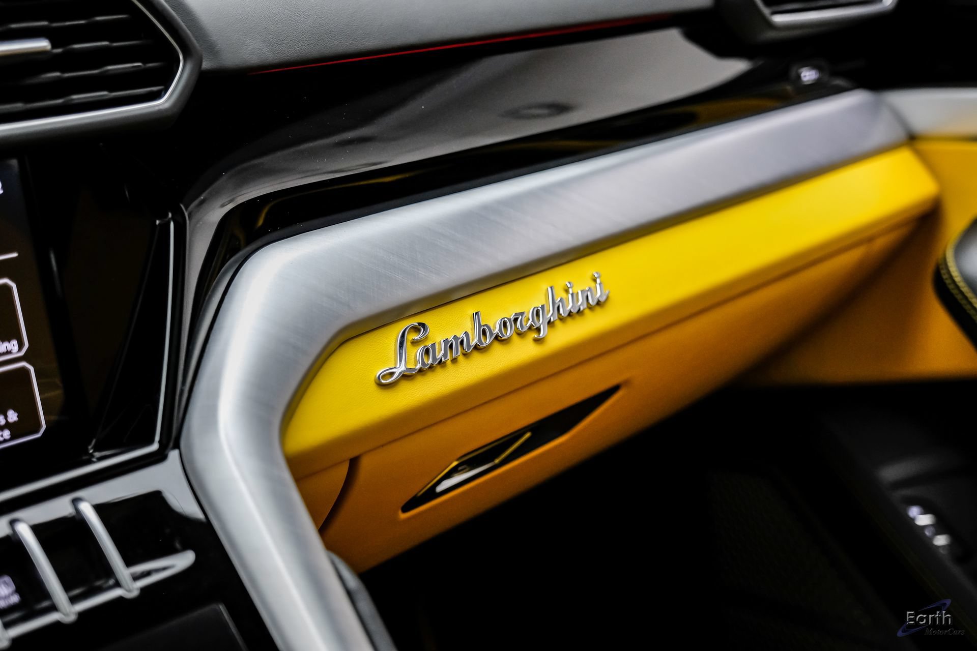 Used 2021 Lamborghini Urus AWD/4WD image 70