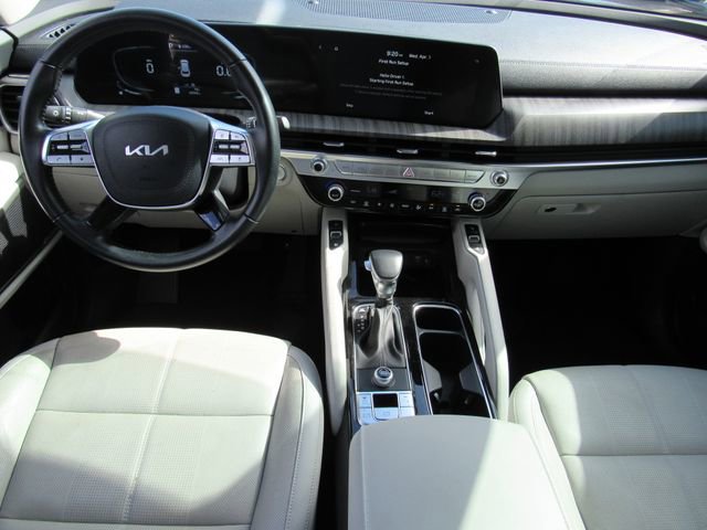 Used 2023 Kia Telluride EX w/ EX Captain's Chair Package image 19