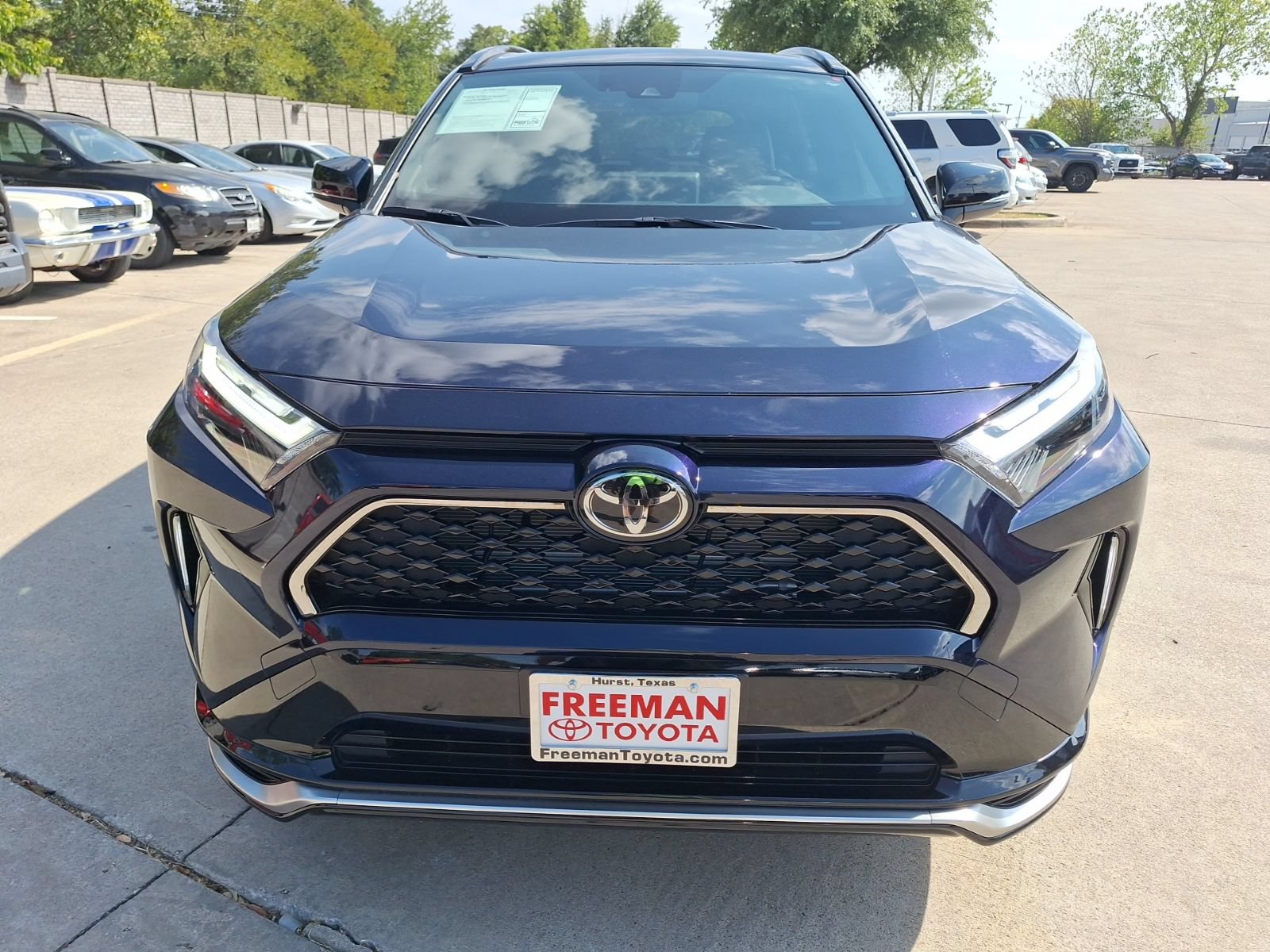 Used 2025 Toyota RAV4 XSE AWD/4WD image 9