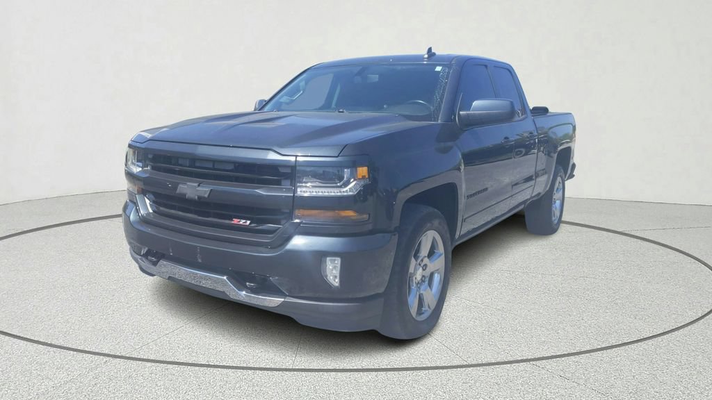 Used 2017 Chevrolet Silverado 1500 LT AWD/4WD image 3