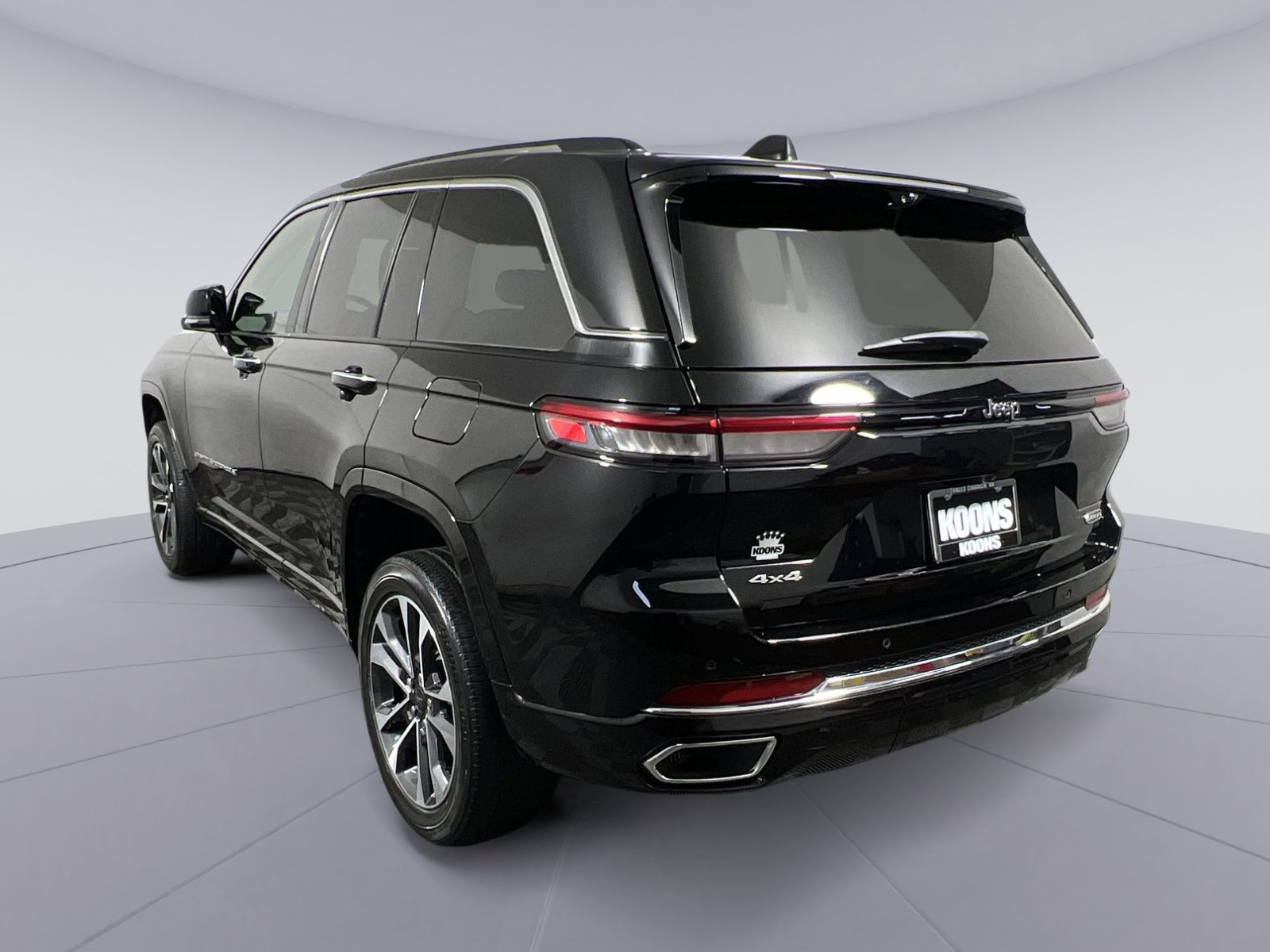 Used 2022 Jeep Grand Cherokee Overland w/ Luxury Tech Group IV image 4