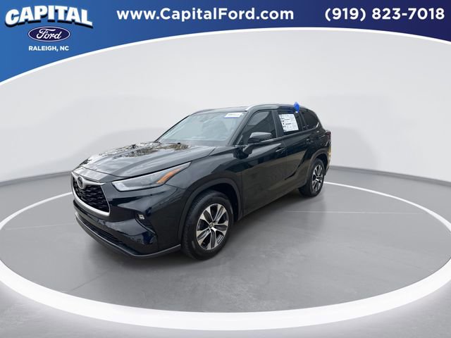 Used 2024 Toyota Highlander XLE image 4