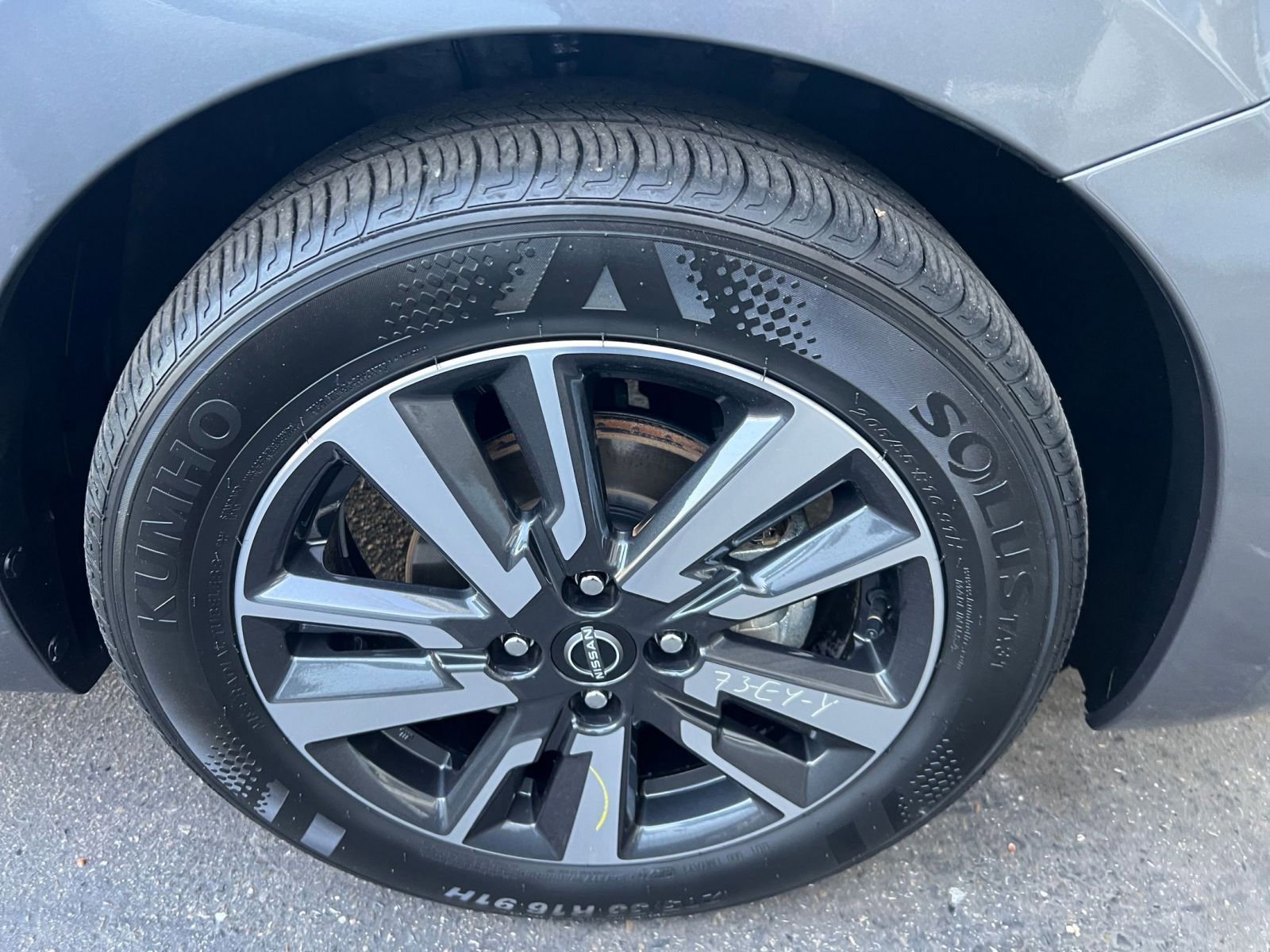 Used 2025 Nissan Versa SV image 28