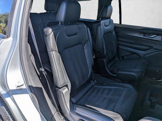 Used 2023 Jeep Grand Cherokee L Laredo AWD/4WD image 20
