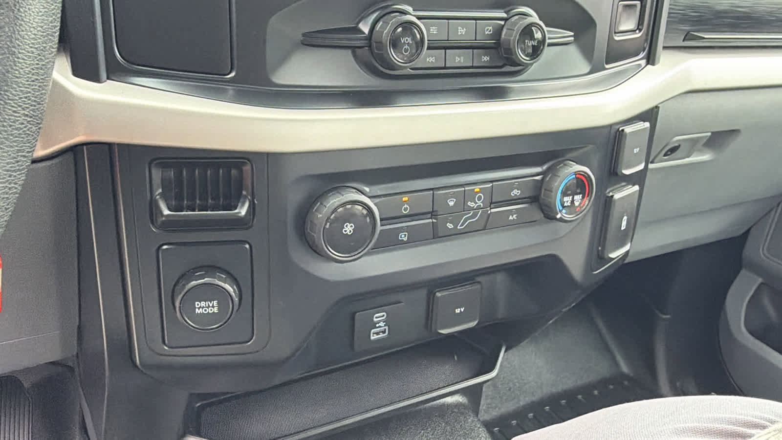 Used 2021 Ford F150 XL w/ Equipment Group 101A High RWD image 14