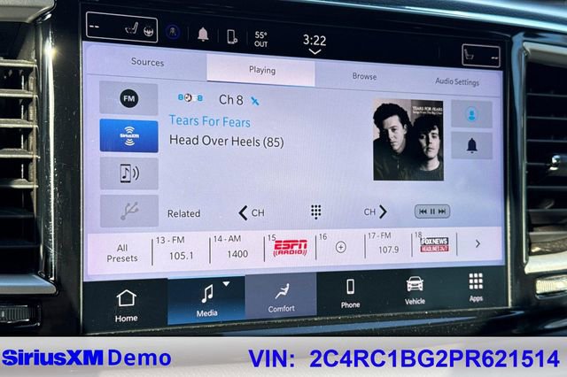 Used 2023 Chrysler Pacifica Touring-L image 54