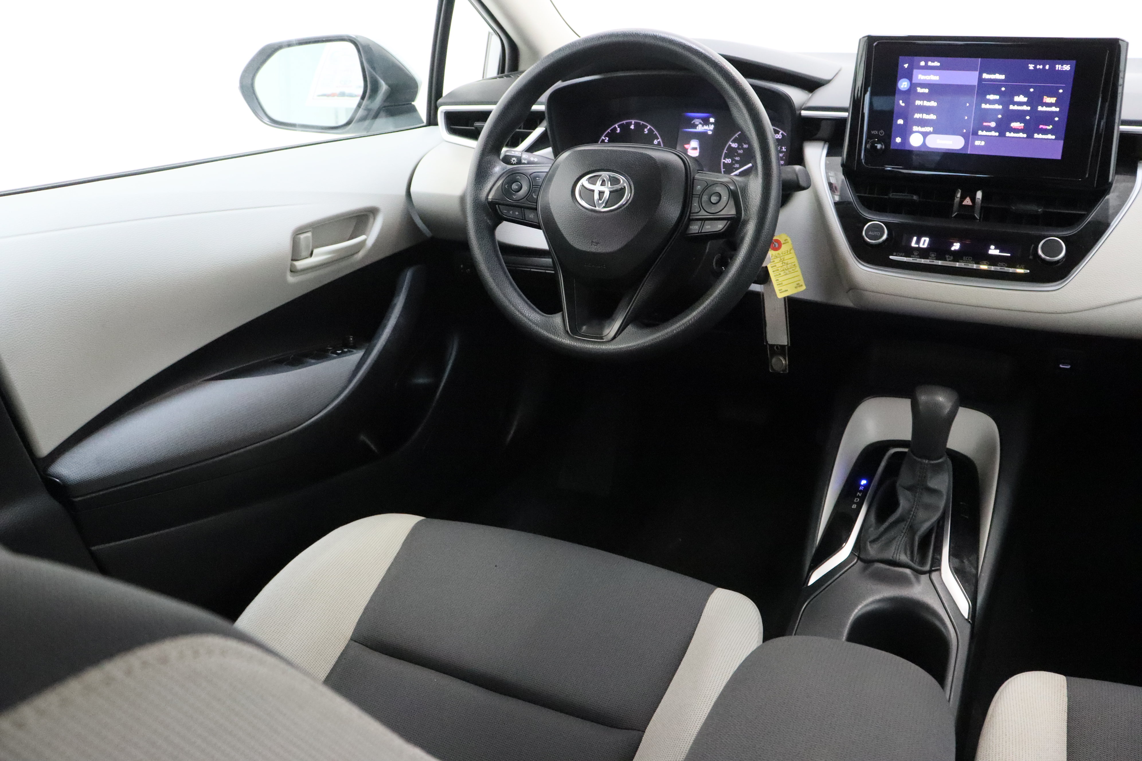 Used 2024 Toyota Corolla LE FWD image 27