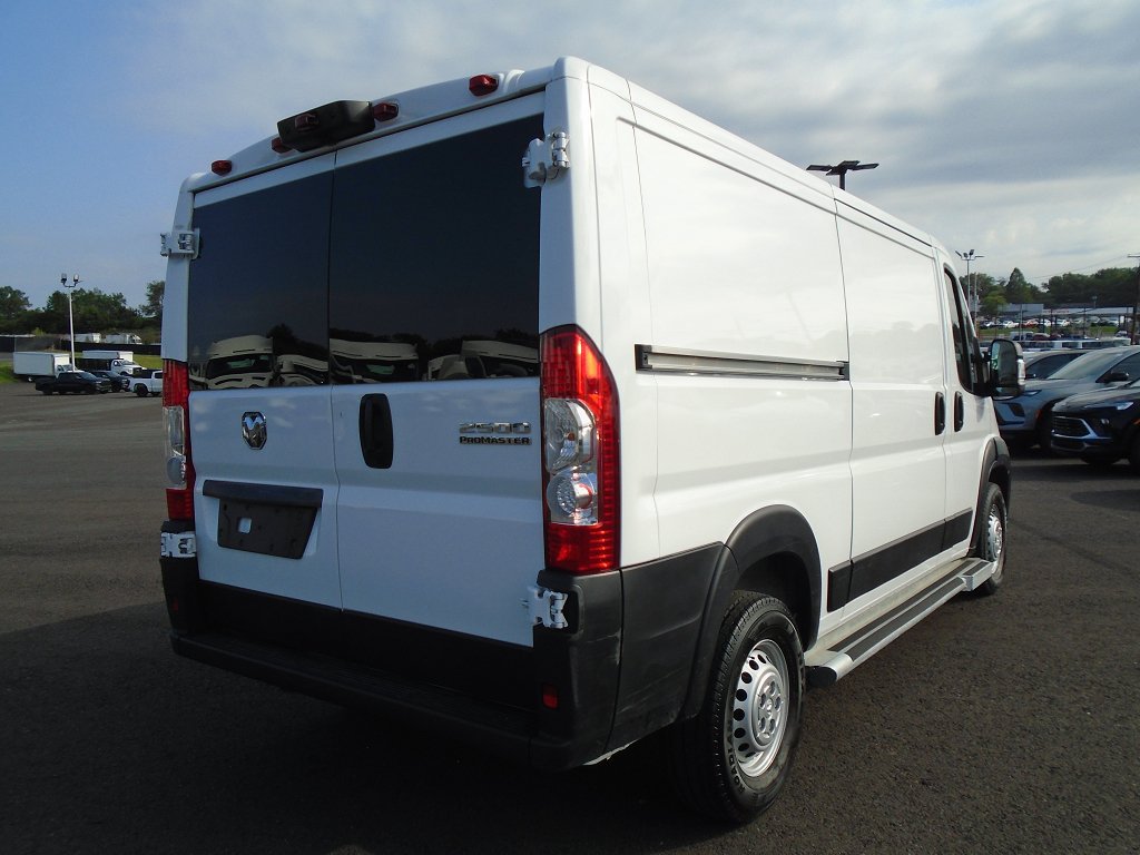 Used 2025 RAM ProMaster 2500 w/ U-Haul Equipment Group FWD image 3