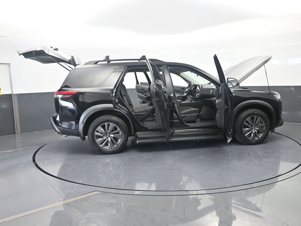 Used 2024 Nissan Pathfinder SV FWD image 76