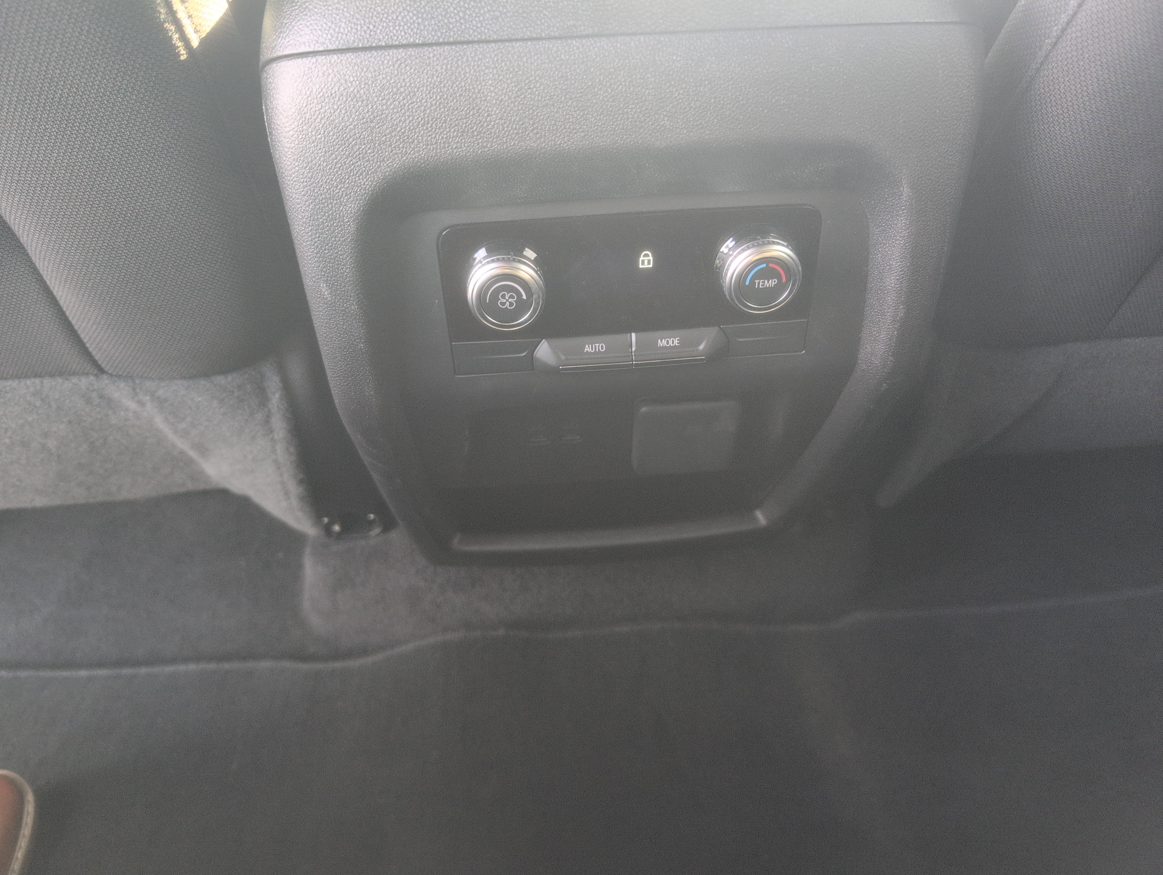 Used 2025 GMC Acadia Elevation image 31