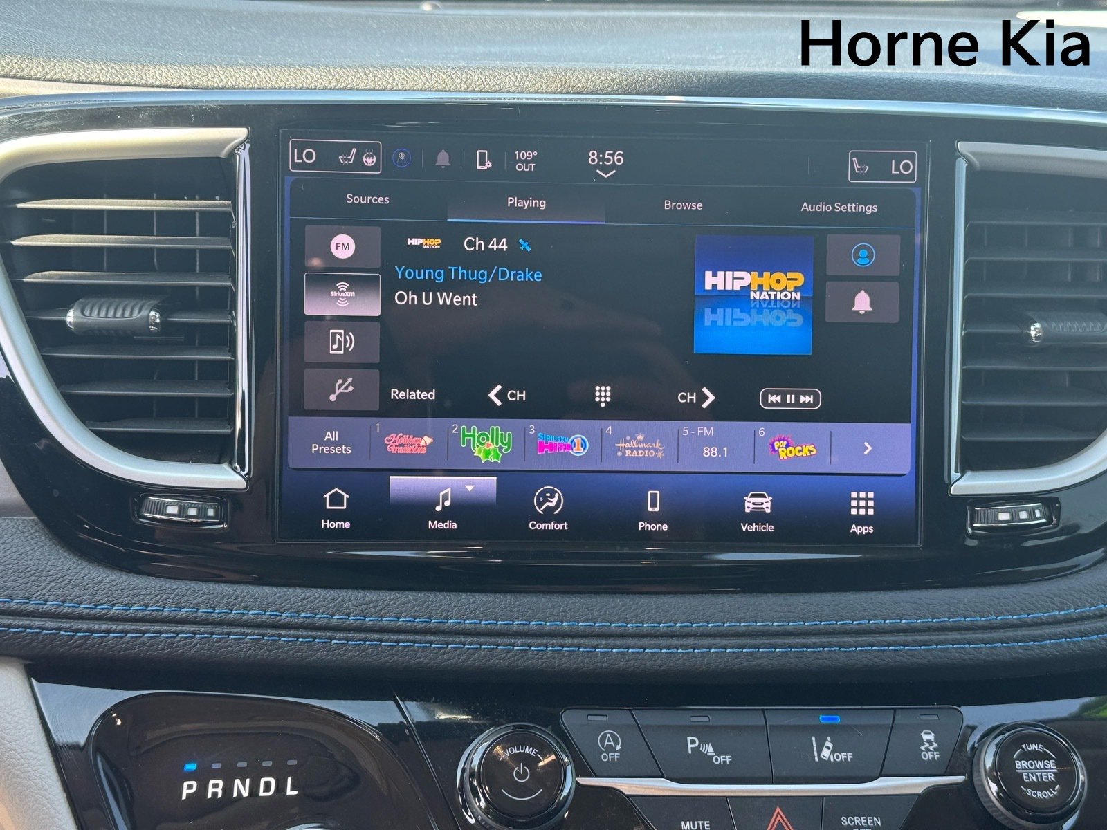 Used 2021 Chrysler Pacifica Touring w/ Cold Weather Group AWD/4WD image 21