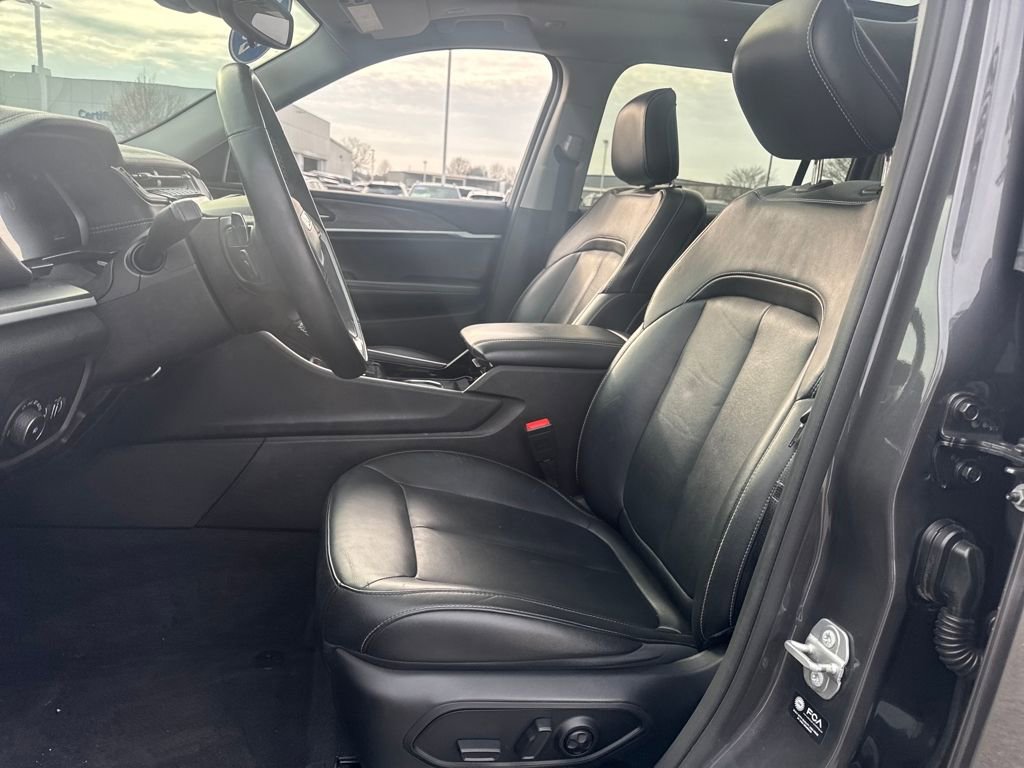 Used 2021 Jeep Grand Cherokee L Limited image 17