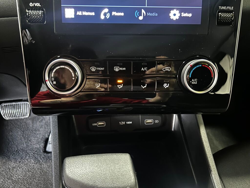 Used 2024 Hyundai Tucson SE image 12