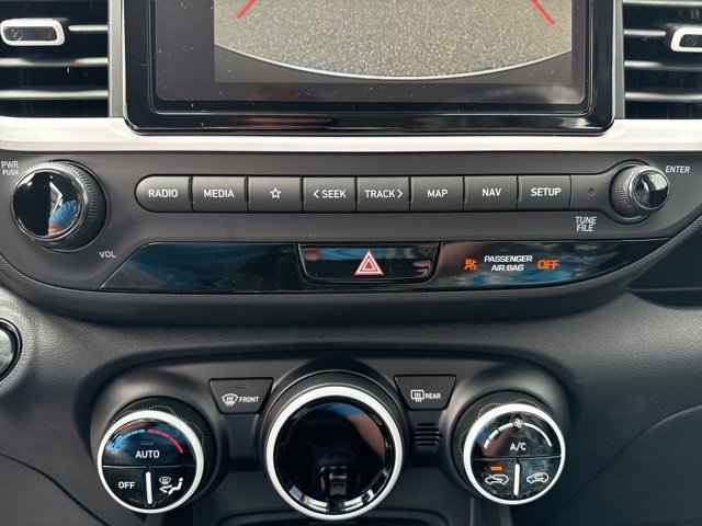 Used 2025 Hyundai Venue Limited image 31