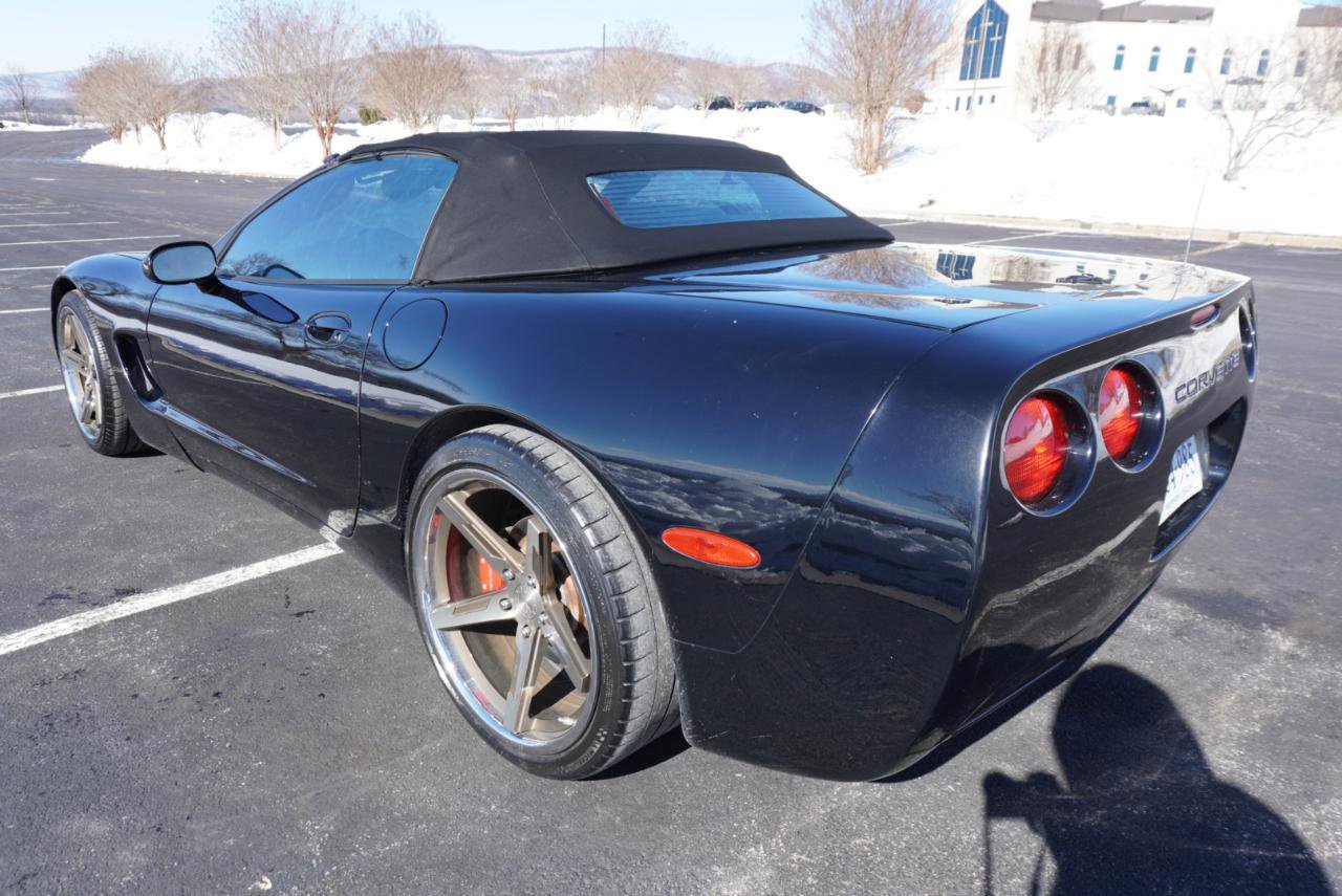 Used 2004 Chevrolet Corvette 2dr Convertible w/ Preferred Equipment Group RWD image 7