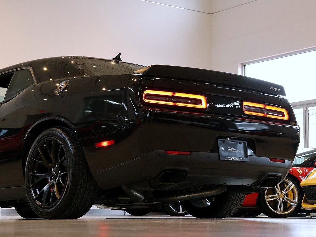 Used 2015 Dodge Challenger SRT Hellcat image 28