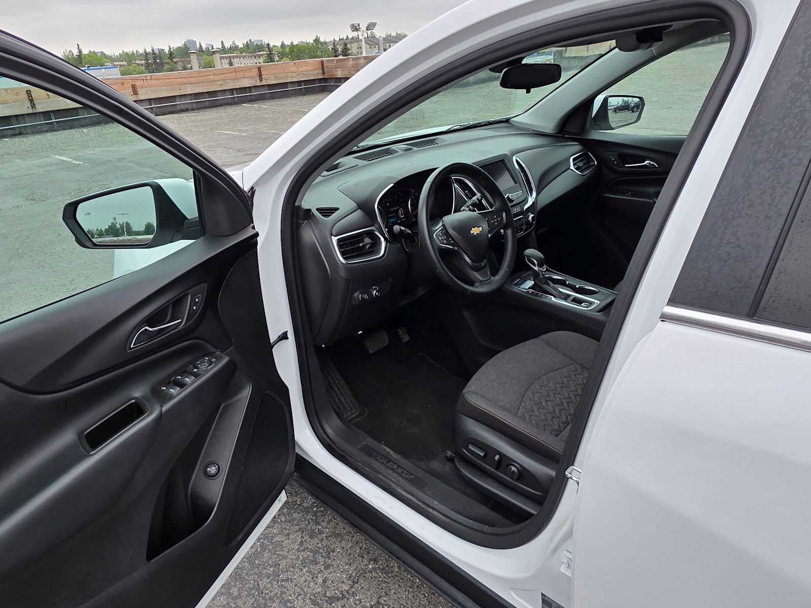 Used 2024 Chevrolet Equinox LT AWD/4WD image 19