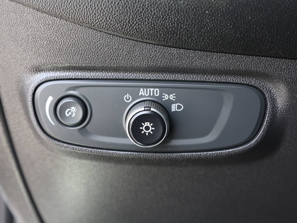 Used 2019 Chevrolet Equinox LS FWD image 28