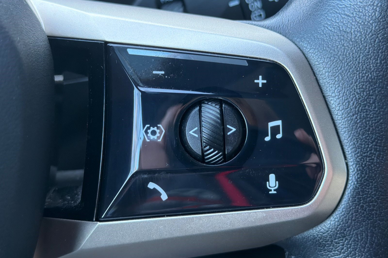 Certified 2023 BMW iX xDrive50 w/ Ultimate Package 2 image 33