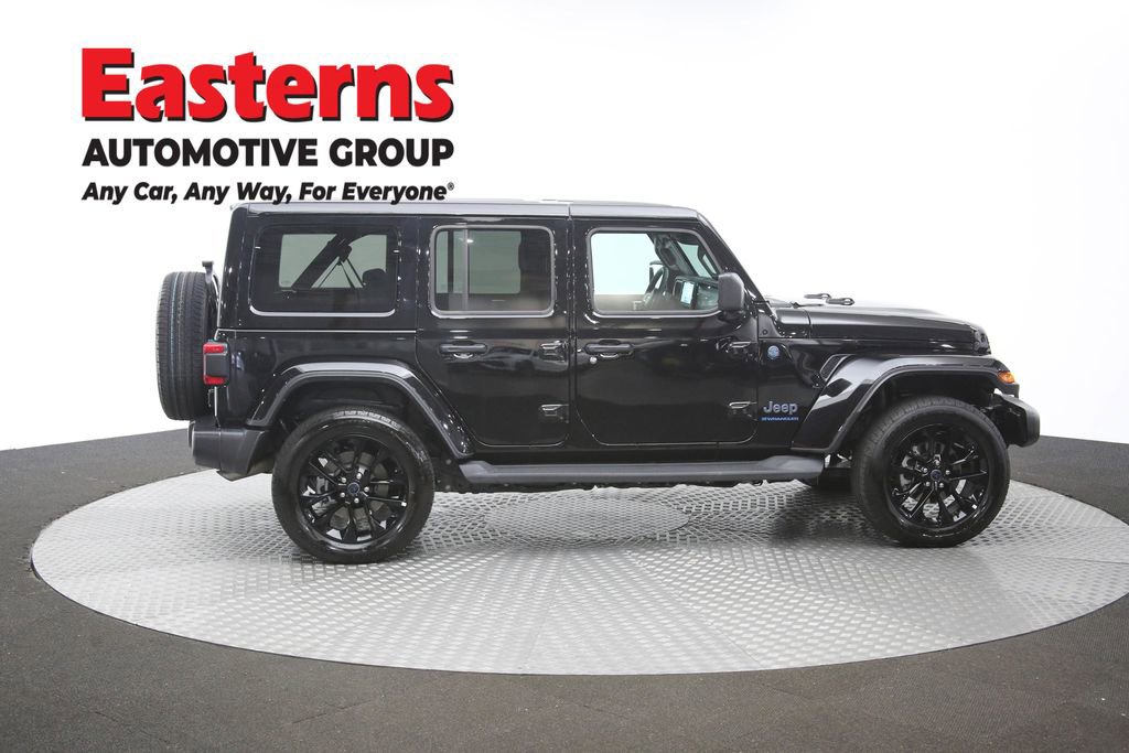 Used 2025 Jeep Wrangler Unlimited Sahara AWD/4WD image 40