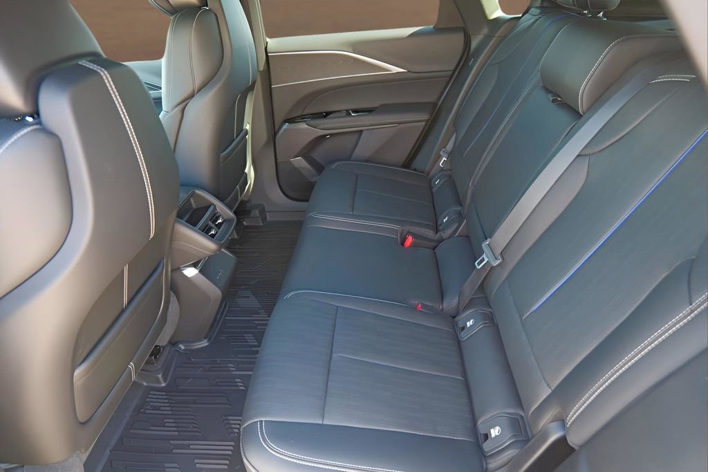 New 2026 Cadillac Lyriq Luxury w/ LPO, Floor Liner Package image 20