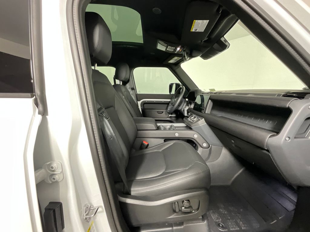 Certified 2025 Land Rover Defender 110 S AWD/4WD image 21
