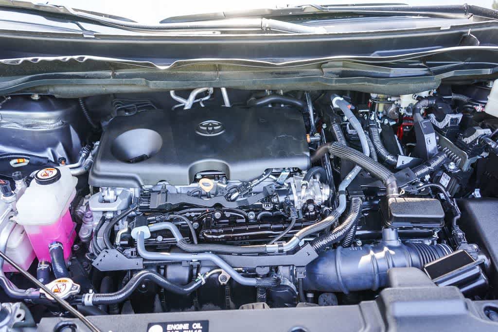 Used 2025 Toyota Sienna LE FWD image 28