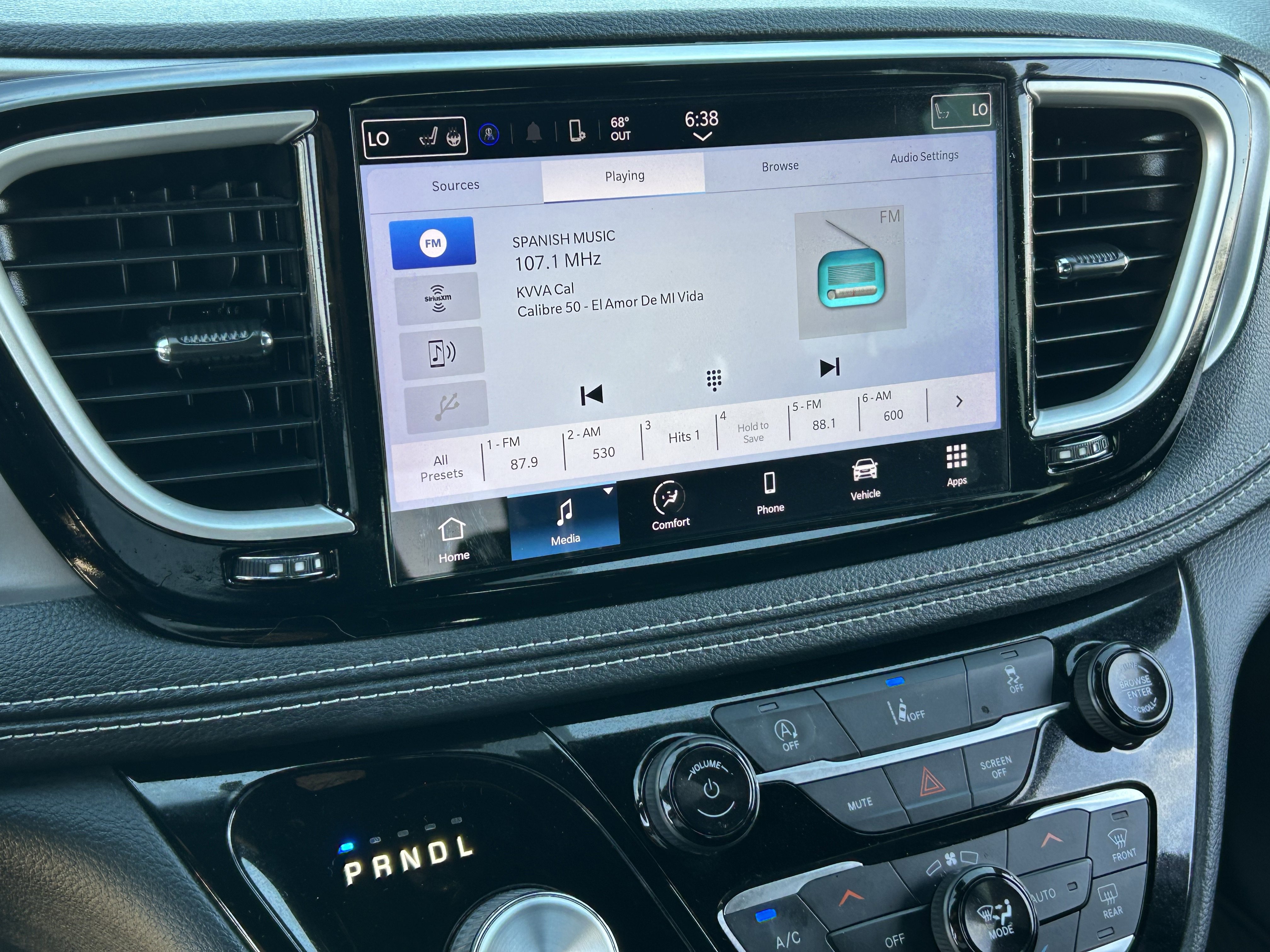 Certified 2022 Chrysler Pacifica Touring-L w/ S Appearance Package image 28