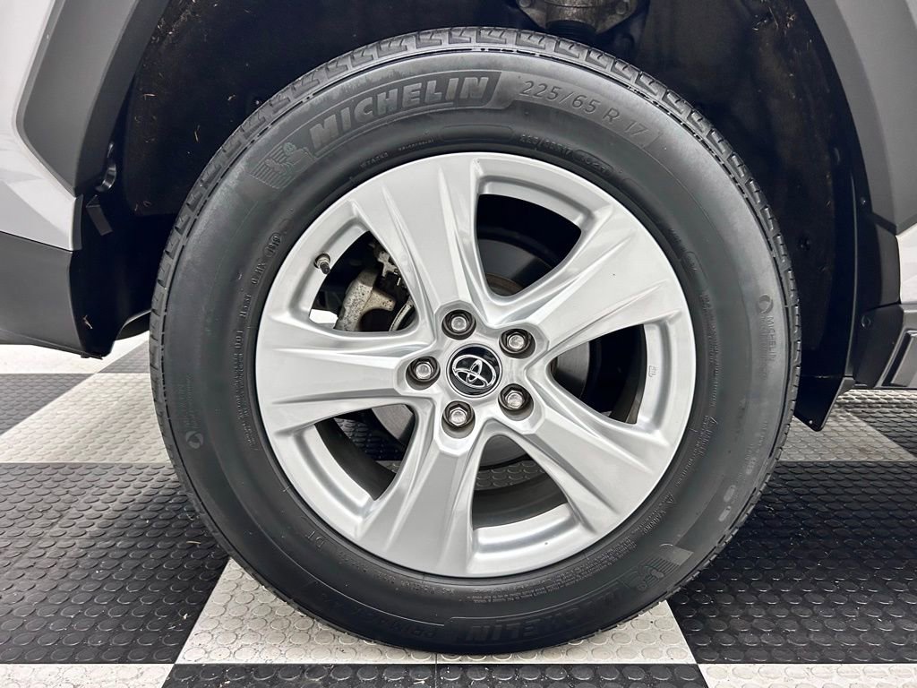 Used 2019 Toyota RAV4 XLE image 8