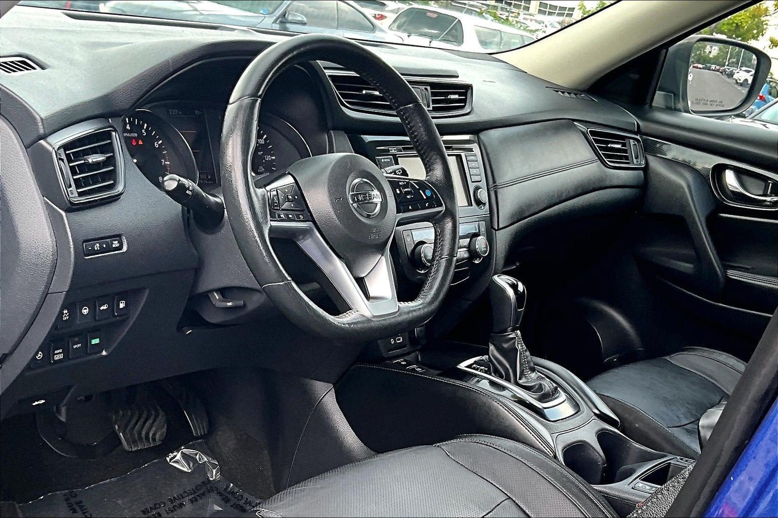 Used 2019 Nissan Rogue SL AWD/4WD image 13
