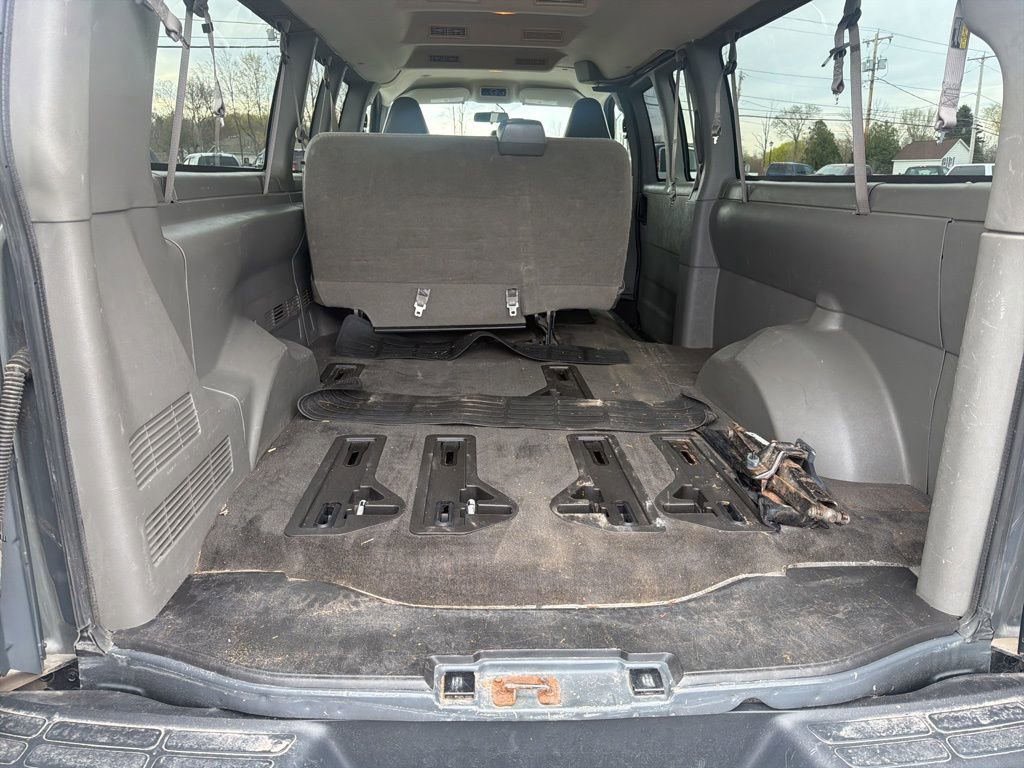 Used 2017 Chevrolet Express 3500 LT w/ LT Preferred Equipment Group RWD image 21