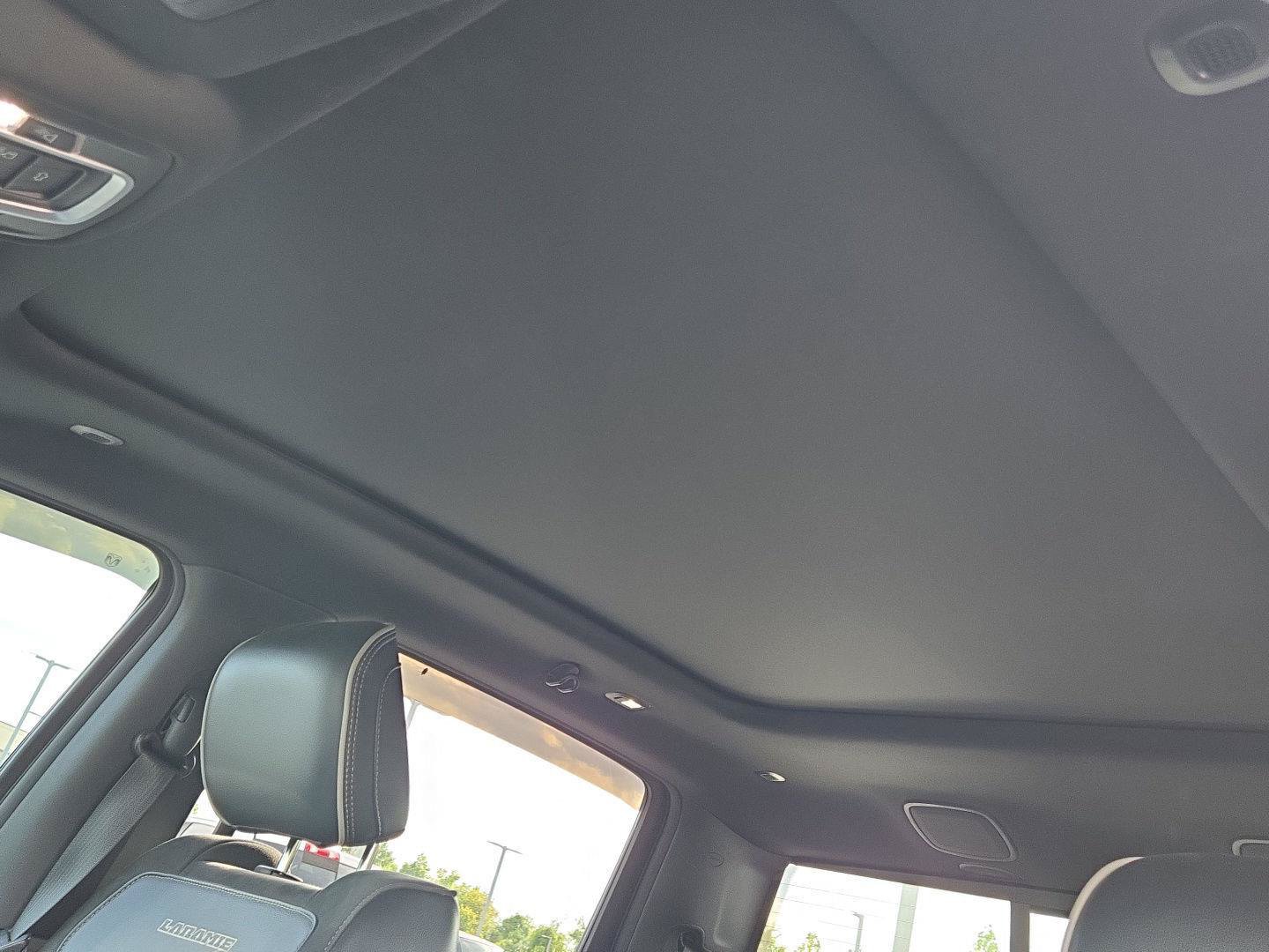 Used 2019 RAM 1500 Laramie AWD/4WD image 17