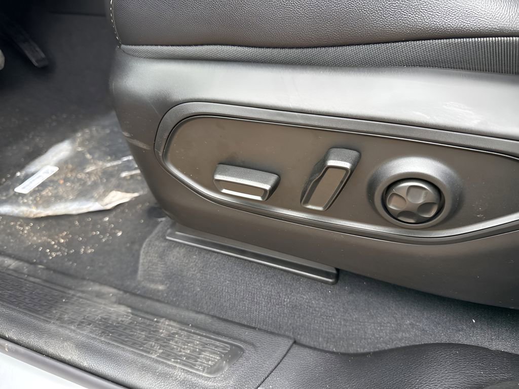 New 2025 Jeep Grand Cherokee L Limited w/ Luxury Tech Group II image 30