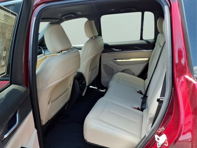 Used 2023 Jeep Grand Cherokee Limited AWD/4WD image 13